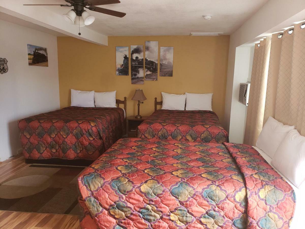 Deluxe Inn Seligman Exterior foto